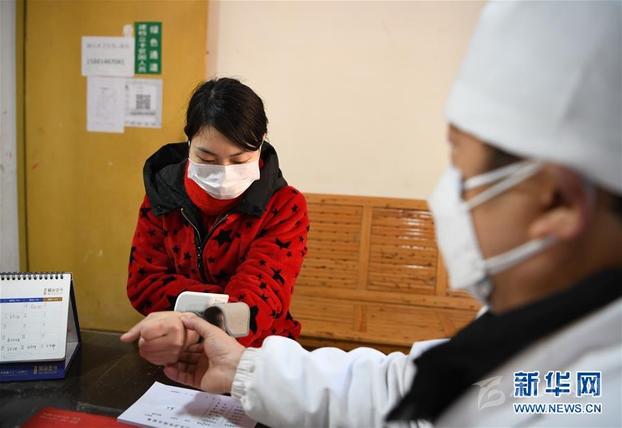 （抓好經(jīng)濟(jì)發(fā)展 應(yīng)對(duì)復(fù)雜局面·圖文互動(dòng)）（1）2500萬(wàn)農(nóng)民工如何安全返崗？——農(nóng)民工大省四川復(fù)工觀察