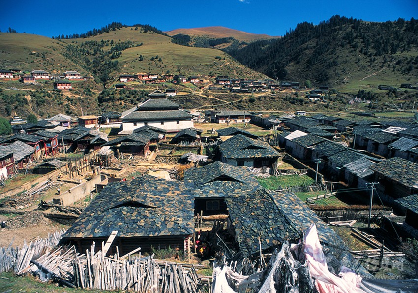 拉日馬石板藏寨.jpg 拉日馬石板藏寨.jpg